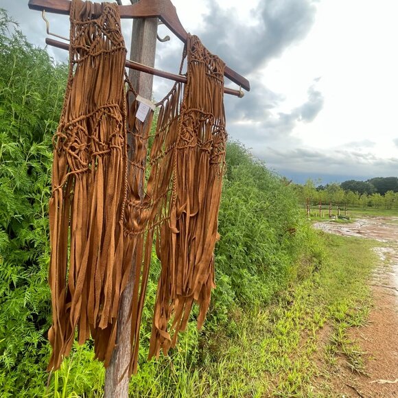 Chico's Sz. 0 (Small/4) Waterfall Fringe Brown Faux Suede Boho Macrame Vest - Picture 2 of 16